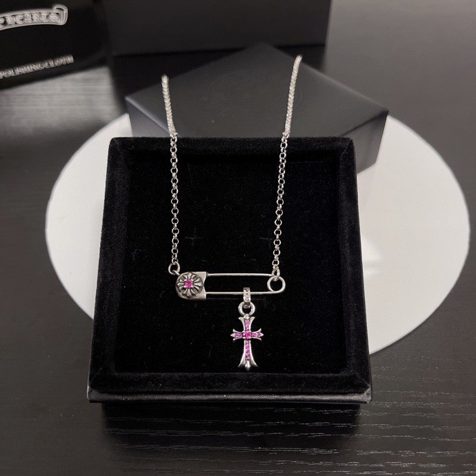 Ch**me He**ts necklaces